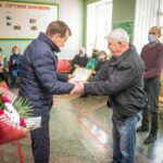 Балаклійський міський голова Іван Столбовий привітав з 70-річчям інструктора з фізичної культури Балаклійського дитячо-юнацького спортивно-оздоровчого комплексу ” Вимпел”
