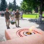 Відбулось покладання квітів до Дня скорботи і вшанування пам’яті жертв війни в Україні