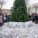 У мікрорайонах Лагері та Нафтовиків відбулися урочисті відкриття ялинок