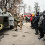 У День Збройних Сил України учні 10-11-х класів закладів освіти Балаклійської міської ради відвідали військову частину А 1352 