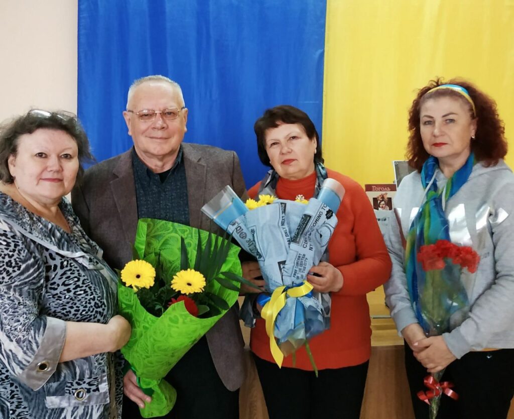 Розмовний клуб «Добромисл» та літературна студія «Промінь»