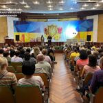 Начальник Харківської ОВА разом з Народною депутаткою України учням сільських закладів освіти Балаклійської громади вручили планшети та хромбуки