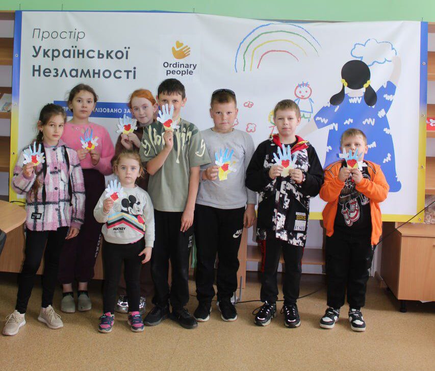 В Борщівському сільському клубі пройшла творча година до Дня Героїв України