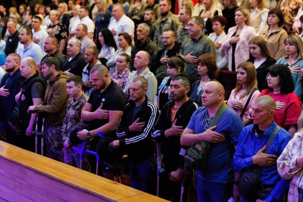 Двоє ветеранів з Балаклійської громади отримали сертифікати на житло