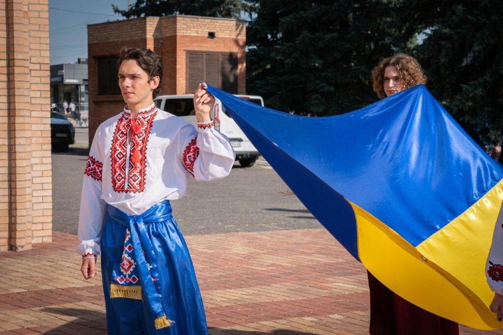 Привітання начальника Балаклійської МВА Віталія Карабанова з Днем Державного Прапора України