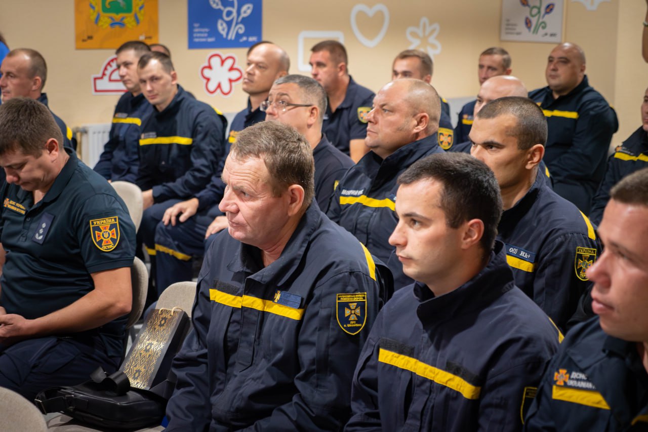 З нагоди Дня рятівника привітали та відзначили мужніх працівників Державної служби з надзвичайних ситуацій почесними грамотами 