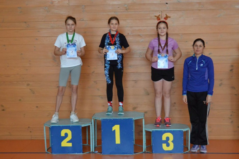 «РІЗДВЯНА ЗІРКА» В БАЛАКЛІЇ: ЮНІ ЛЕГКОАТЛЕТИ ЗМАГАЛИСЯ ЗА ПЕРШІСТЬ