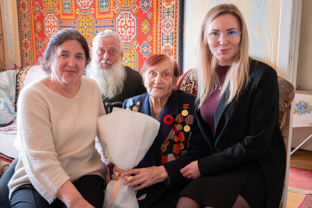 101-річну Ольгу Іванівну Рєзнікову привітали з Днем народження та Міжнародним жіночим днем