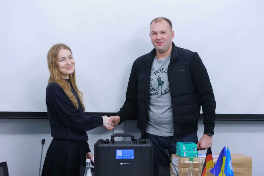 ПРООН передала обладнання п’яти громадам України для відновлення на основі даних